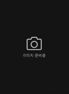 하얀 개와 춤을 추다
